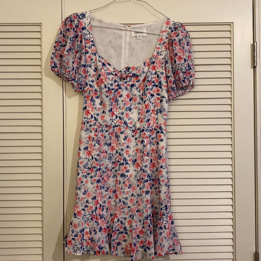 Size 6 floral Yumi Kim Dress. Bought new, never worn.